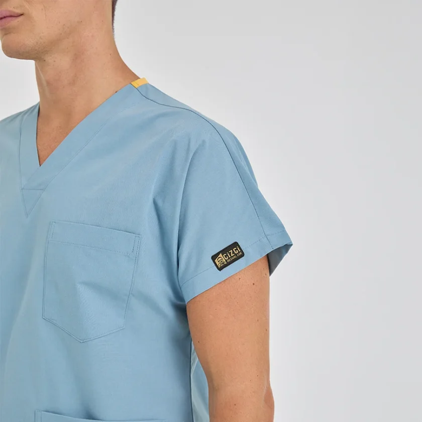 اسکراب پزشکی خاکستری دودی مدل دکتر گریز چیزگی، با پارچه نازک و مناسب محیط درمانی