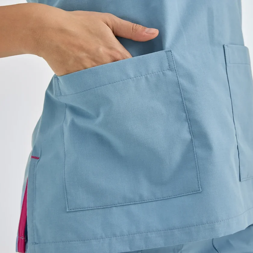 اسکراب پزشکی خاکستری دودی مدل دکتر گریز چیزگی، با پارچه نازک و مناسب محیط درمانی