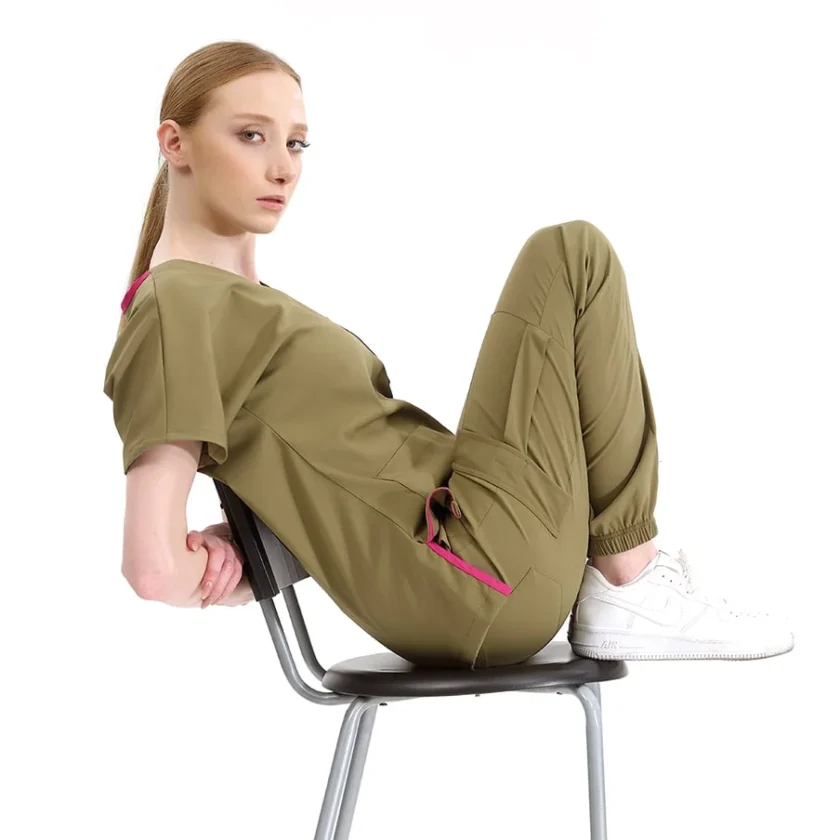 اسکراب پزشکی خاکی مدل جاگر دکتر گریز چیزگی با دمپا کشی مناسب محیط‌های درمانی