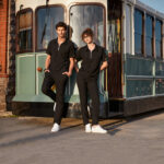 ست لباس پزشکی پولو لوکس لاکر مشکی برند چیزگی مدیکال، مناسب برای پزشکان و پرستاران